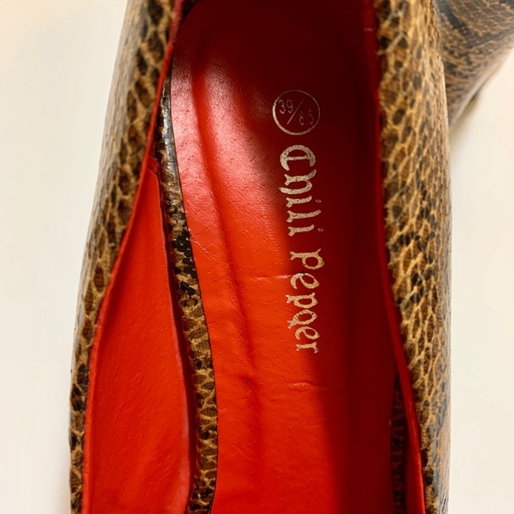 Sexy Snake Print Peep Toe Heels - Picture 4 of 5